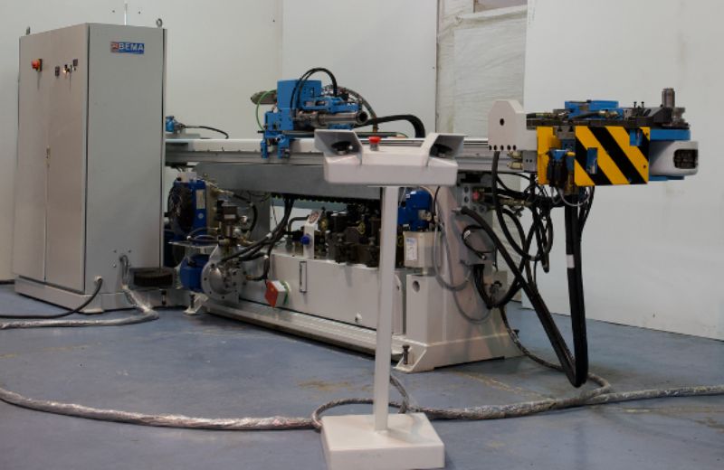 Curvadora hidráulica Bema Rekord 45 CNC con alma interior. Ø máx. 42 mm, 3 ejes CNC.